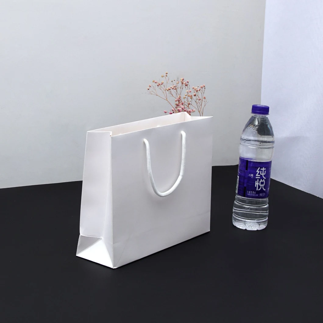 Customized White Color 220GSM Ivory Paper Gift Tote Bag Paper Bag for Cloth Shop